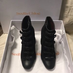 Gisele Bow-embellished Suede Ankle Boots Black